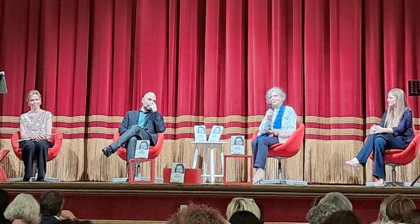 La vita sotto scorta di Roberto Saviano: “Non ho saputo proteggere chi mi era accanto”