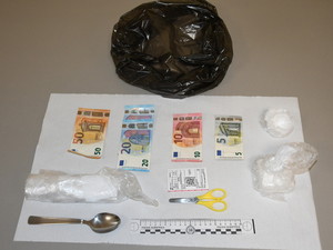 Fermato alla stazione di Asti con 80 grammi di cocaina, era ricercato per precedenti condanne