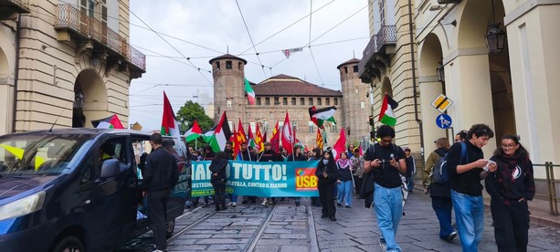 Flotilla abbordata da Israele e Torino scende in piazza: "Mobilitazione permanente" Flotilla abbordata da Israele e Torino scende in piazza: "Mobilitazione permanente"