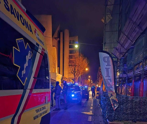 Savona, nuova rissa tra via Luigi Corsi e via XX Settembre: intervengono le forze dell'ordine Savona, nuova rissa tra via Luigi Corsi e via XX Settembre: intervengono le forze dell'ordine