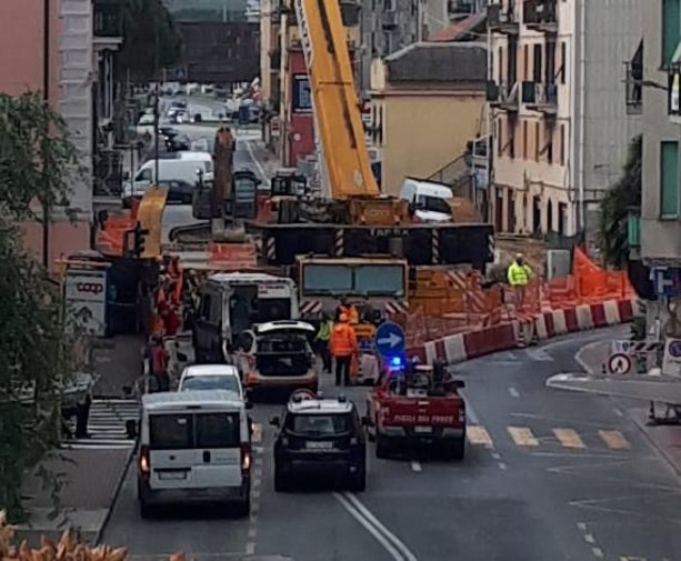 Vado Ligure, incidente sul lavoro nel cantiere del ponte sul torrente Segno: soccorsi mobilitati (FOTO)