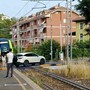 Alba, il passaggio a livello del Mussotto non si chiude: treno si ferma giusto in tempo per non travolgere l'auto Alba, il passaggio a livello del Mussotto non si chiude: treno si ferma giusto in tempo per non travolgere l'auto