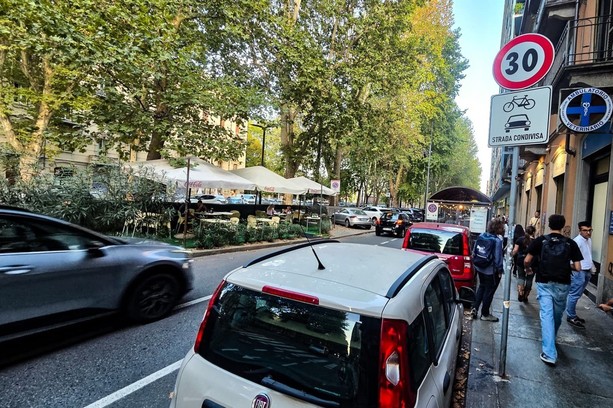 Il dramma di Nicolò, morto a 7 anni sulla strada condivisa di Vanchiglia: domani la cordata in bici dei genitori per la sicurezza Il dramma di Nicolò, morto a 7 anni sulla strada condivisa di Vanchiglia: domani la cordata in bici dei genitori per la sicurezza