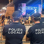 Litiga con il cugino e aggredisce gli agenti scalciando e tentando di morderli: disposto il divieto di dimora in provincia