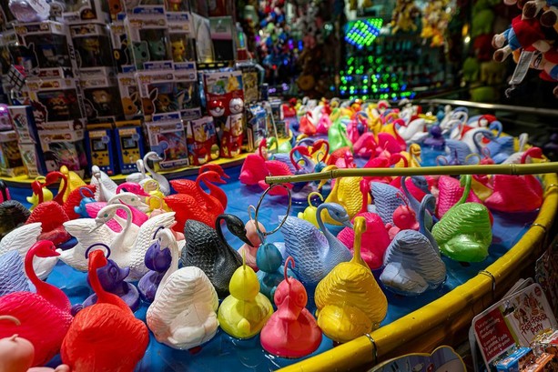 A SPASSO NEL WEEKEND. Due giorni di sole e divertimento tra Luna Park alla Schiranna, Festa della Pizza al mercato coperto e "Tante care cose" a Casa Macchi