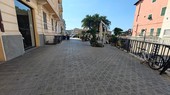 Sanremo, parcheggi selvaggi nell’area pedonale tra via Roma e via Nino Bixio: scooter, moto e biciclette abbandonate Sanremo, parcheggi selvaggi nell’area pedonale tra via Roma e via Nino Bixio: scooter, moto e biciclette abbandonate