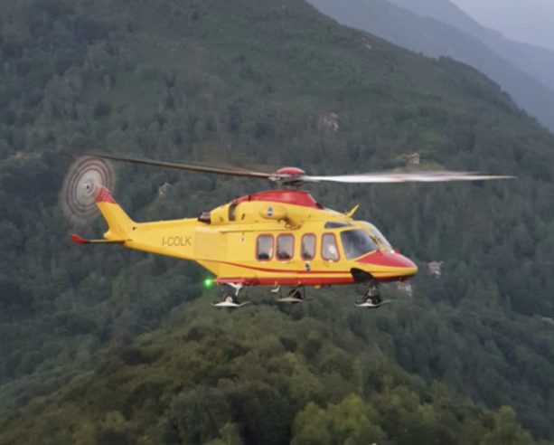 Auto fuori strada all'imbarcadero di Laveno: in volo anche l'elisoccorso