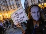 Una marea di bici sotto Palazzo Civico per Nicolò: "È ora di cambiare le strade" Una marea di bici sotto Palazzo Civico per Nicolò: "È ora di cambiare le strade"