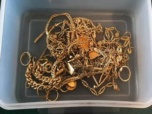 Contrabbando d’oro: 230 chili di vecchia gioielleria importati illegalmente in Svizzera Contrabbando d’oro: 230 chili di vecchia gioielleria importati illegalmente in Svizzera