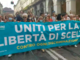 A Torino nuova manifestazione contro il Green Pass, corteo in centro: “Libertà, non siamo schiavi”