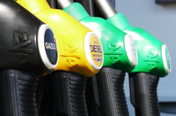 Benzina &quot;contaminata&quot; e auto in panne dopo aver fatto rifornimento nel Varesotto: scattano le richieste di risarcimento