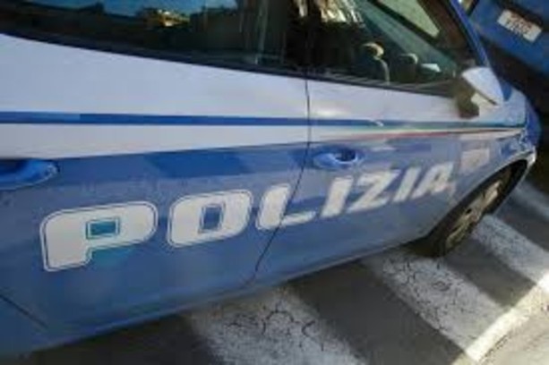 Fermato nel piazzale della Coop di Cuneo con una pistola a gas: denunciato un settantenne