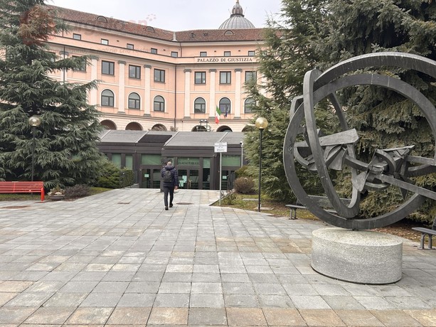 Risparmi dei clienti spariti nel nulla: denaro e immobili sequestrati al broker albese finito nel mirino della Procura di Asti