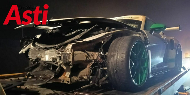 Schianto sulla A33, prende sempre più corpo l'ipotesi della gara tra Porsche: ci sarebbe un indagato Schianto sulla A33, prende sempre più corpo l'ipotesi della gara tra Porsche: ci sarebbe un indagato