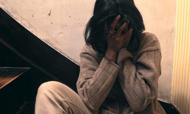 Segregata, aggredita anche da incinta e minacciata con l'olio bollente: chiesti 3 anni e mezzo per il marito