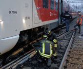 Dramma prima dell'alba: uomo di 31 anni muore travolto da un treno