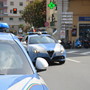 Tenta di rubare motorini, viene fermato dalla polizia e dà in escandescenze: arrestato