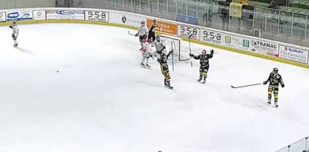 Mastini, cinquanta tiri non bastano per chiuderla prima dell'overtime: di Makinen la zampata decisiva (6-5). Vittoria per capitan Vanetti