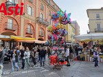 Fiera di Primavera, oggi Asti si veste a festa: 300 bancarelle nel centro storico Fiera di Primavera, oggi Asti si veste a festa: 300 bancarelle nel centro storico