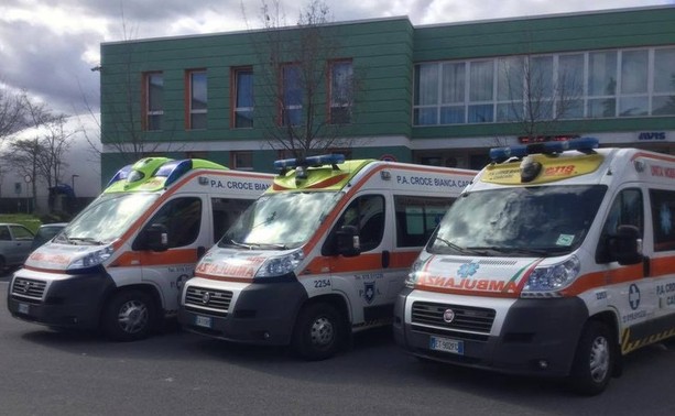 Frontale sulla Sp 29 ad Altare: auto si ribalta, un ferito in codice giallo al San Paolo