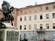 Lo ritiene colpevole della morte del compagno e aggredisce un medico con un coltello: arrestata una donna all'ospedale di Chieri