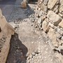 Via Tapoletti e piazza San Costanzo, la chiusura alle auto c'è ma i problemi restano: new jersey spostato e ciottoli ovunque (Foto) Via Tapoletti e piazza San Costanzo, la chiusura alle auto c'è ma i problemi restano: new jersey spostato e ciottoli ovunque (Foto)