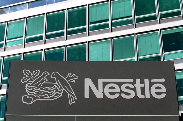La multinazionale Nestlè continua ad operare in Russia: polemiche