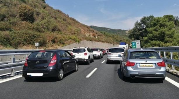 Incidente sull’A10 tra Spotorno e Feglino, mattinata di disagi e code fino a 9 km