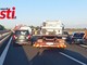 A21, camion fuori strada provoca maxi tamponamento: traffico in tilt tra Felizzano e Alessandria A21, camion fuori strada provoca maxi tamponamento: traffico in tilt tra Felizzano e Alessandria