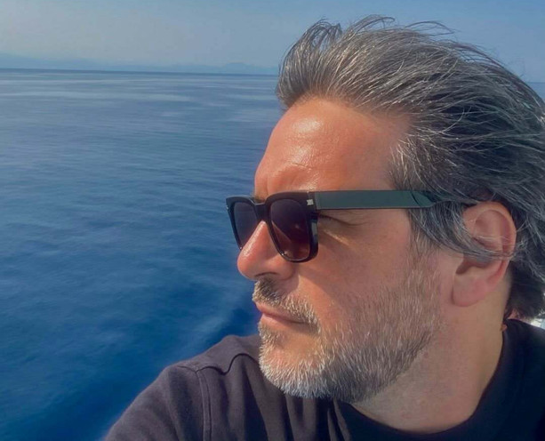 Muore in mare a 48 anni: dolore ad Alba per il designer Paolo Allasia Muore in mare a 48 anni: dolore ad Alba per il designer Paolo Allasia