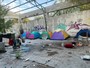 Accampamenti lungo il Tanaro, ad Alba l'emergenza dell'accoglienza si vede anche nelle tende Accampamenti lungo il Tanaro, ad Alba l'emergenza dell'accoglienza si vede anche nelle tende