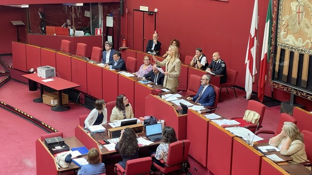 Crisi Amt, tensione in Sala Rossa. Salis: “Chi ci ha portato fin qui non ci faccia la lezione”