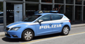 Non si ferma all'alt della polizia e aggredisce un agente: arrestato Non si ferma all'alt della polizia e aggredisce un agente: arrestato