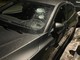 Spaccano parabrezza e lunotti alle auto, notte da incubo al Lingotto