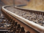 Uomo muore travolto dal treno a Parabiago: circolazione sospesa sulla linea tra Varese e Milano Uomo muore travolto dal treno a Parabiago: circolazione sospesa sulla linea tra Varese e Milano