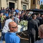I palloncini in cielo e le note di "Ovunque sarai" per l'ultimo abbraccio di Saronno ad Alessio Colletti