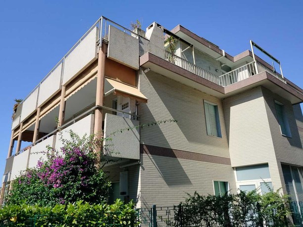Donna di 58 anni trovata morta in casa a Sanremo: indagano i Carabinieri, non esclusa l'ipotesi dell'omicidio