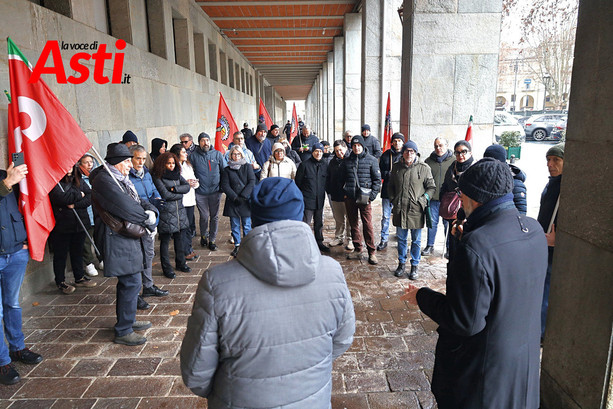 Referendum di marzo, la Cgil in presidio ad Asti: "Negare il voto ai fuori sede è antidemocratico" [FOTO E VIDEO]