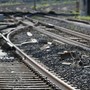 Tragedia sui binari a Sangiano, donna muore travolta da un treno