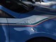 Dopo aver svaligiato un'auto, tenta di camuffarsi cambiandosi la t-shirt ma è tradito dai tatuaggi: arrestato