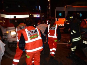 Auto fuori strada nella notte a Fontanelle di Boves: quattro giovani feriti