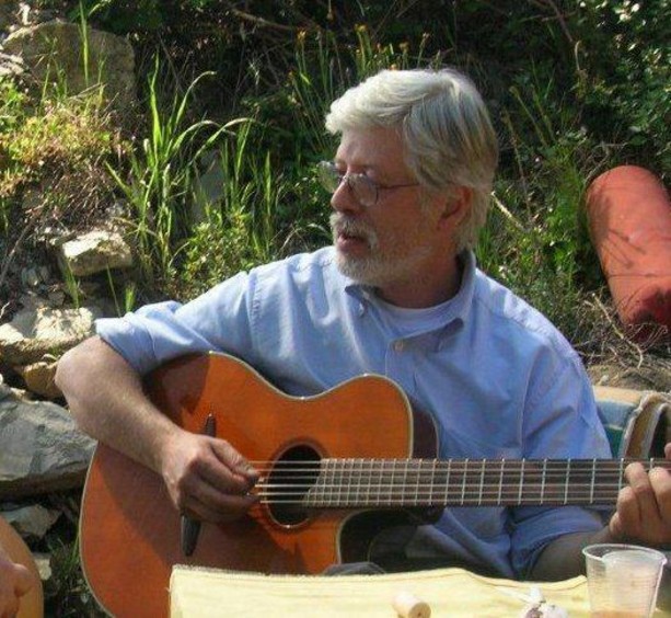 Sampierdarena, investito da un tir e trascinato per oltre due chilometri: muore il musicista Elio Arlandi