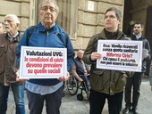"Rette RSA a nostro carico e assistenza a casa negata": protesta dei famigliari davanti a Palazzo Lascaris