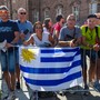 Tifosi da tutto il mondo a Venaria per la Vuelta: dalla Colombia di Bernal, alla Danimarca di Vingegard [FOTO]