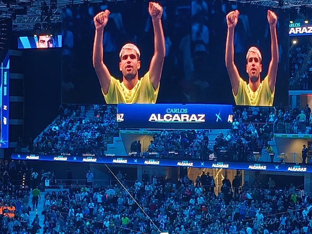 Il grande cuore di Musetti non basta: Alcaraz vince e lo elimina dalle Atp Finals