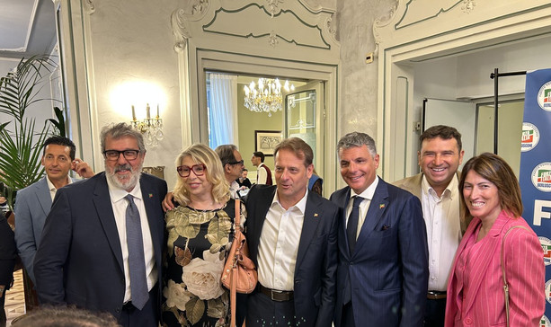 Forza Italia, il congresso del nuovo corso: Bagnasco segretario regionale, Vaccarezza vice e capogruppo in Regione, Scajola capo delegazione Forza Italia, il congresso del nuovo corso: Bagnasco segretario regionale, Vaccarezza vice e capogruppo in Regione, Scajola capo delegazione