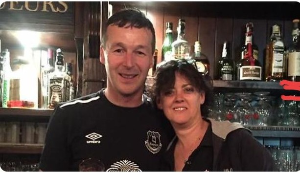 Addio a Mike Smith, titolare del Well's Pub, il “Pozzo” di Carrù