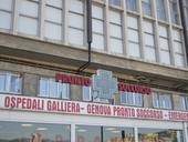 Ospedale Galliera, operatrice aggredita e colpita all’addome