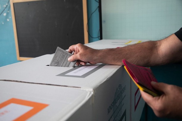 Referendum, in provincia alle 23 affluenza al 22%. A Varese 21,6%, a Busto 23%, a Gallarate 22,7% e a Saronno 36,6%
