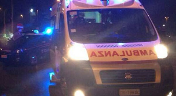 Risse, aggressioni, incidenti stradali: nottata di superlavoro per forze dell'ordine e soccorritori